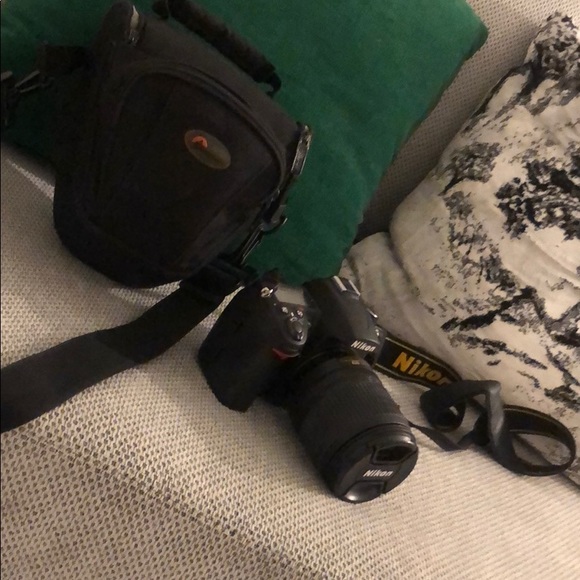 NIKON D7000 Camera - Picture 5 of 5